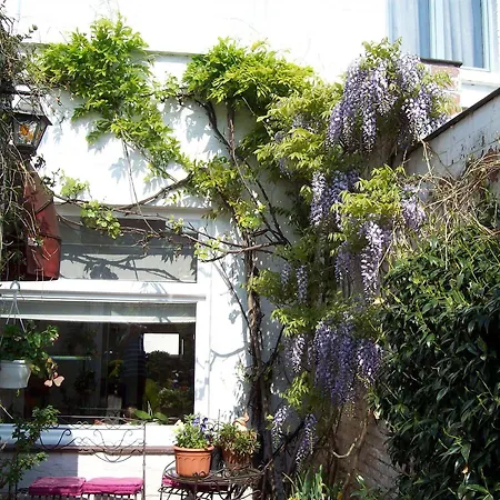 Bed and breakfast An Officers House Brujas