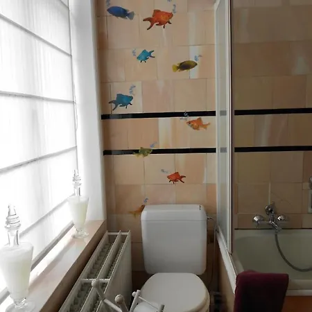 An Officers House 3*