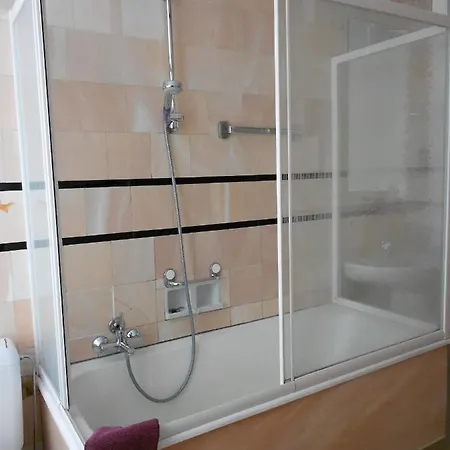 An Officers House 3* Brujas
